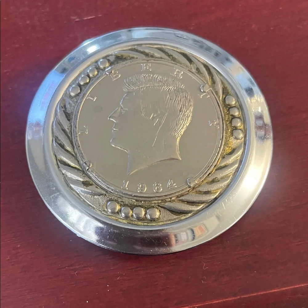 Silver-Tone Men’s Coin Design Money Clip